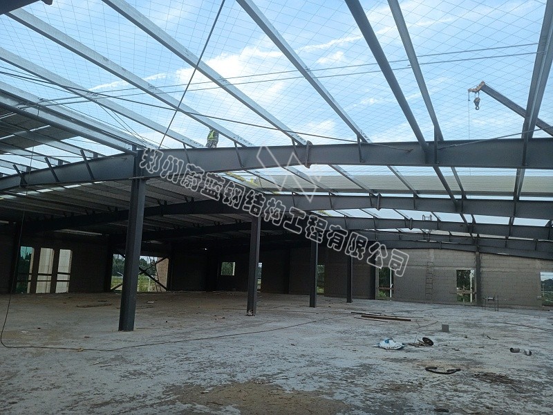 钢结构厂房屋面拉网铺棉