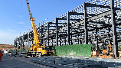 K8凯发钢构百科：多层钢结构厂房工程，楼承板安装的三个问题要注意