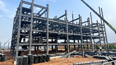 K8凯发钢构百科：钢结构工程中钢框架结构是由什么组成的